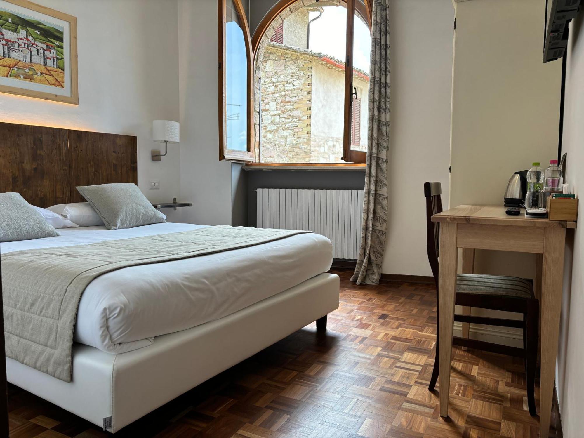 Hotel La Fortezza Assisi Exterior photo