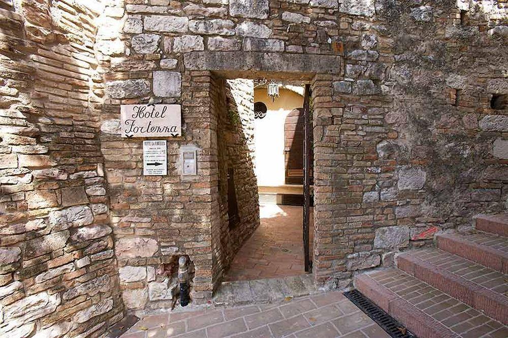 Hotel La Fortezza Assisi Exterior photo