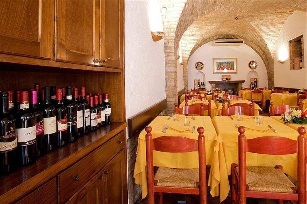 Hotel La Fortezza Assisi Exterior photo